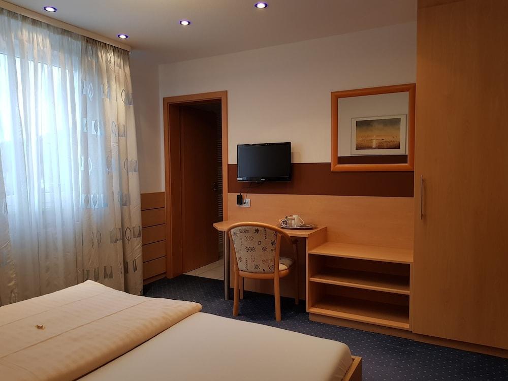 Hotel Habana Ален Экстерьер фото