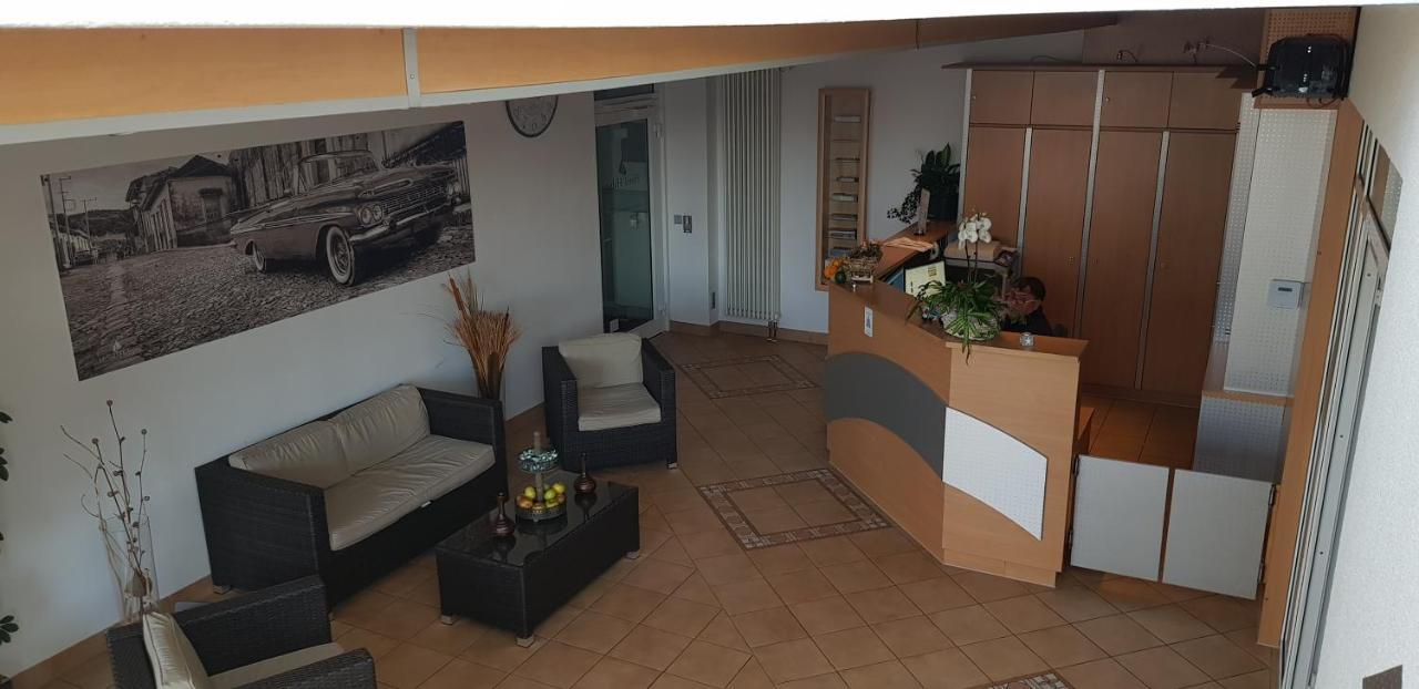 Hotel Habana Ален Экстерьер фото